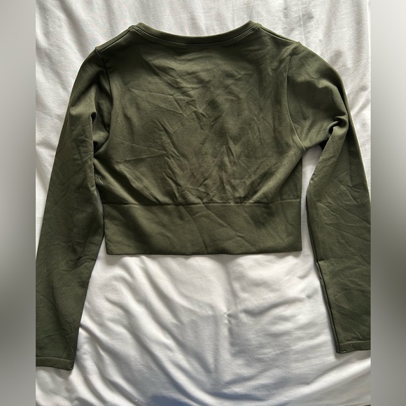 Aerie Offline Long Sleeve Cropped Top - Picture 8 of 8